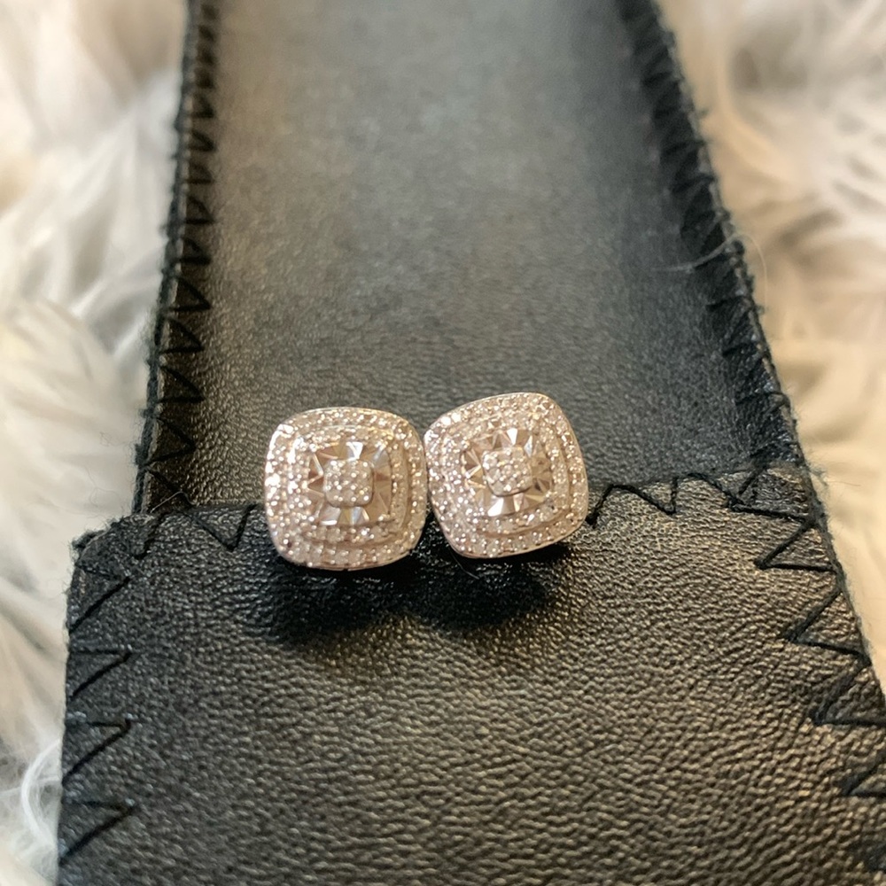 NWOT! Sterling Silver with Genuine Diamonds earrings